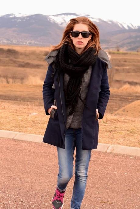 OTHER OUTFIT WITH THE SAME COAT