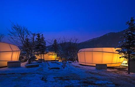 Guijarros y gusanos inspiran el camping móvil diseñado por los arquitectos de ArchiWorkshop. Archiworkshop STACKING DOUGHNUT AND MODULAR FLOW (3)