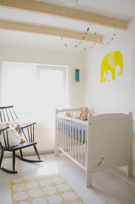 Llenando el mundo de color. Interiores minimalistas en la Haya Llenando el mundo de color. Interiores minimalistas en la Haya