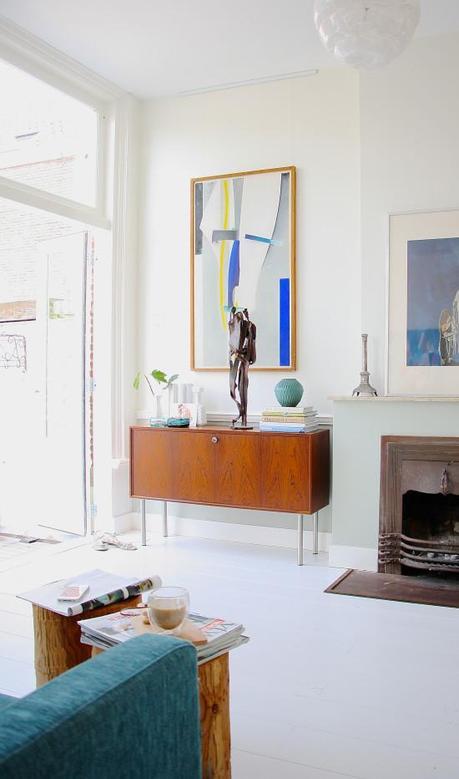 Llenando el mundo de color. Interiores minimalistas en la Haya Llenando el mundo de color. Interiores minimalistas en la Haya