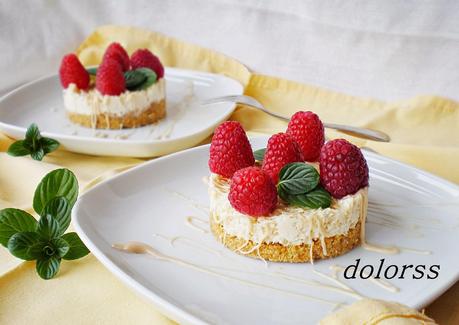 Tarta individual con coco y frambuesas   (Sin horno)