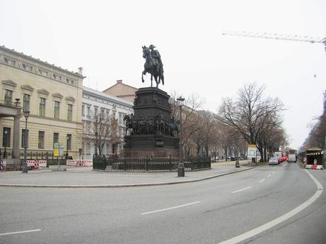 Avenida de Unter den Linden, Berlin, Alemania, round the world, La vuelta al mundo de Asun y Ricardo, mundoporlibre.com