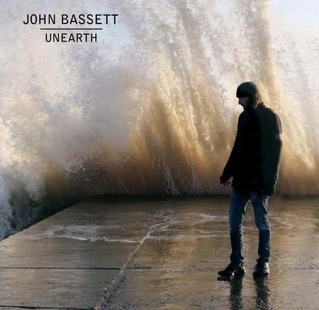 JOHN BASSETT PUBLICA ÁLBUM EN SOLITARIO