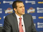 Cavs despiden General Manager