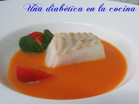 Sopa picante de tomate con bacalao al vapor