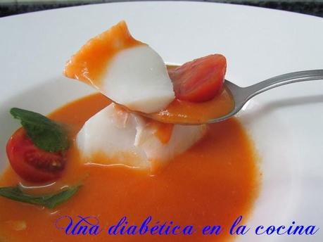 Sopa picante de tomate con bacalao al vapor