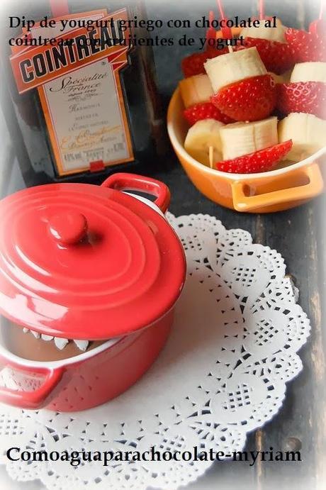 DIP DE YOGURT GRIEGO CON CHOCOLATE AL COINTREAU CON CRUJIENTES DE YOGURT.