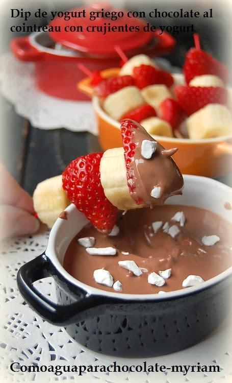 DIP DE YOGURT GRIEGO CON CHOCOLATE AL COINTREAU CON CRUJIENTES DE YOGURT. DIP DE YOGURT GRIEGO CON CHOCOLATE AL COINTREAU CON CRUJIENTES DE YOGURT.