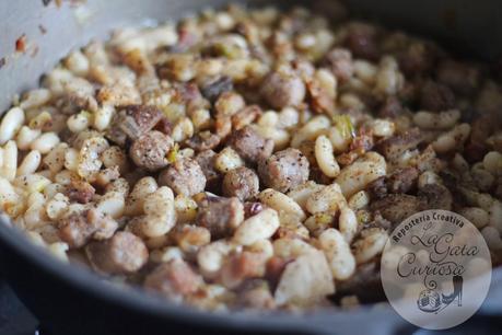 JUDIAS DEL GANXET CON SALCHICHAS Y SETAS JUDIAS DEL GANXET CON SALCHICHAS Y SETAS