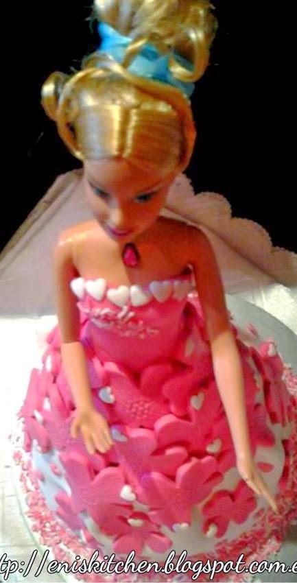 Tarta Barbie con amor para mi sobrina  Amalya! - Tutorial - Como montar una tarta popcake Barbie y forrarla con fondant!