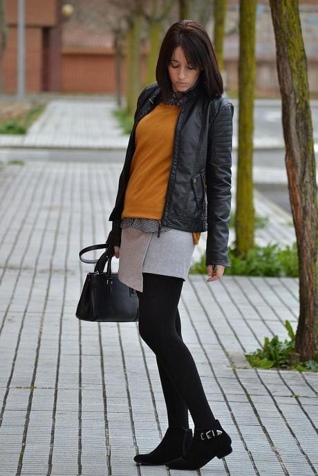 SKIRT WITH... SKIRT WITH...