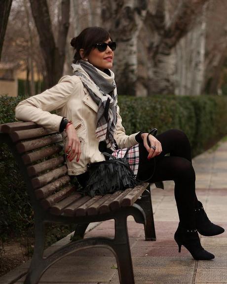 Vestido de cuadros + Perfecto de piel