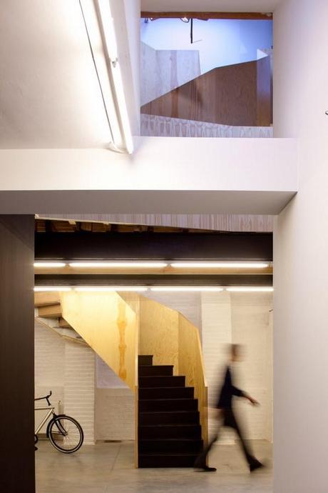 Oficinas de Minale Design Strategy en Bruselas: la madera como clave para afianzar la marca. 7 oficinas minale