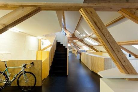 Oficinas de Minale Design Strategy en Bruselas: la madera como clave para afianzar la marca. 12 oficinas minale