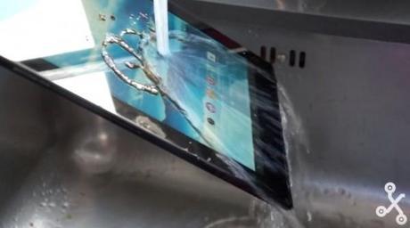 Xperia Tablet Z resistencia agua2 600x335 Filtradas especificaciones del Sony Xperia Tablet Z2