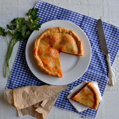 EMPANADA DE TOMATE Y ATUN