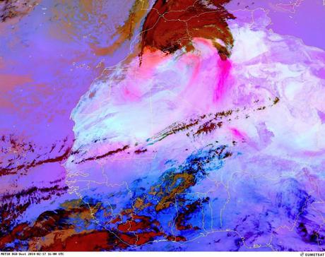 Nubes de polvo sahariano al este de la península