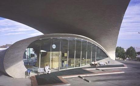 Estación de Autobuses del Casar de Cáceres, de Justo García Rubio