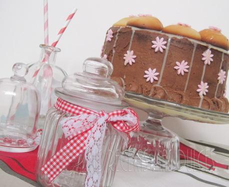 LAYER CAKE TRES CHOCOLATES Y MIS BESITOS DULCES LAYER CAKE TRES CHOCOLATES Y MIS BESITOS DULCES