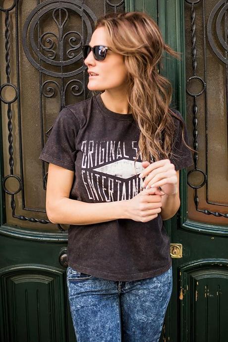 CRISTINA BLANCO DEL BLOG GUIA DE ESTILO CON GAFAS DE SOL 41 EYEWEAR Y 4 CONTRA 1