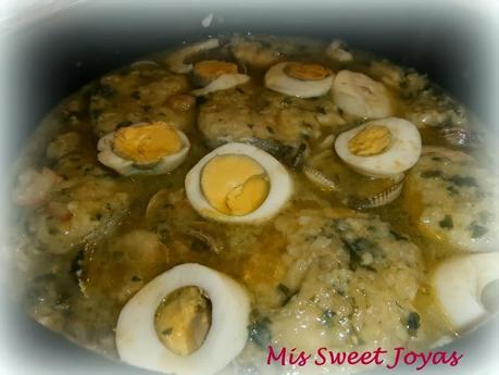 Merluza a la vasca con gambas