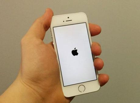 iphone colapso pantalla blanca iOS 7.1 lanzamiento, novedades y cambios
