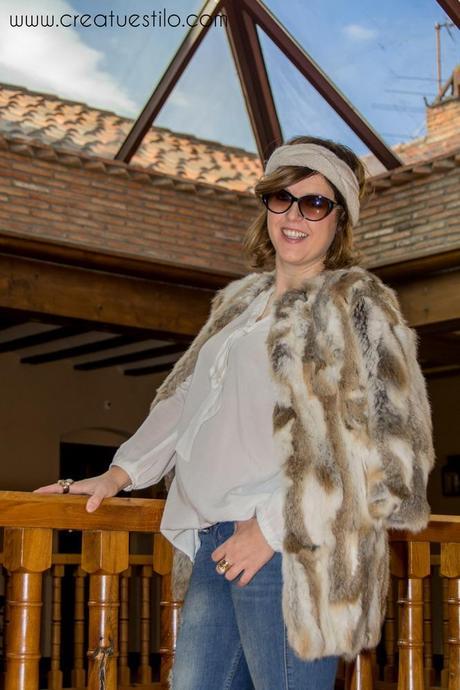 Look (embarazada/premamá) – Como combinar una camisa blanca, modo 1, look con abrigo de pelo Look embarazada,premamá con abrigo de pelo, Como combinar una camisa blanca