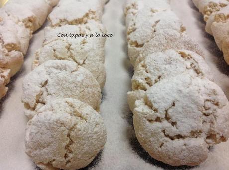 Galletas craqueladas de almendra