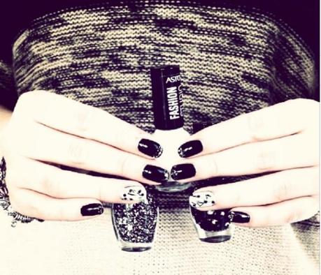 NUEVAS LACAS DE UÑAS NAIL ARTIST GRAFITTI DE ASTOR.