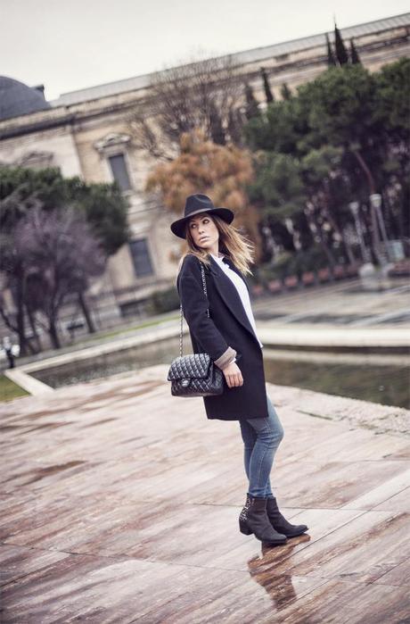 street style barbara crespo asymmetric cotton oxford shirt fashion blogger outfit