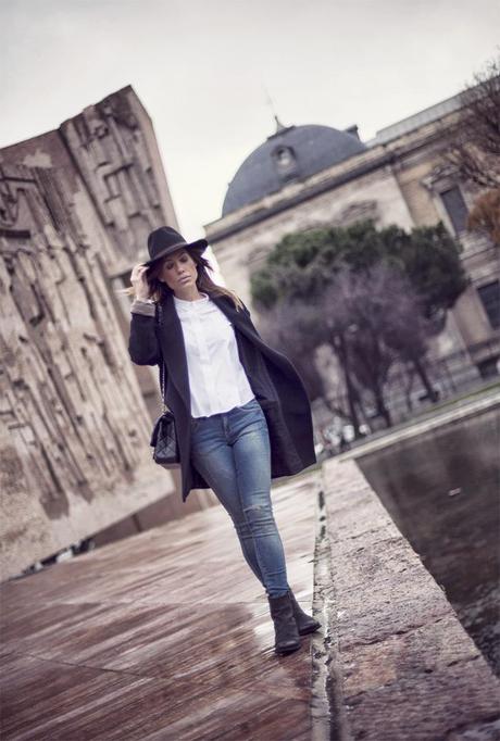 street style barbara crespo asymmetric cotton oxford shirt fashion blogger outfit