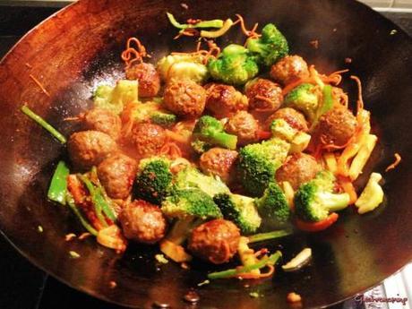 albóndigas picantes al curry
