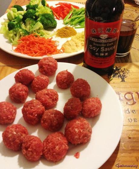 albóndigas picantes al curry