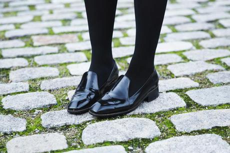 Plaid_Skirt-Camel_Coat-Loaffers_SreetStyle-Outfit-38