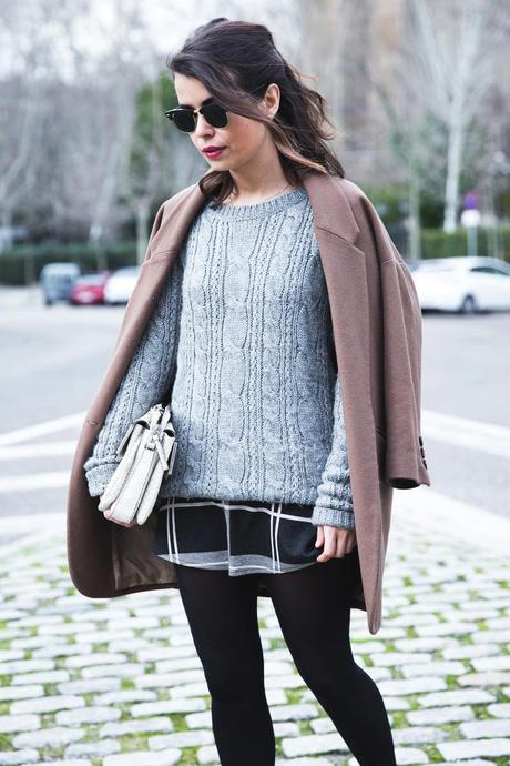 Plaid_Skirt-Camel_Coat-Loaffers_SreetStyle-Outfit-6
