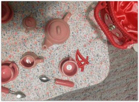 ayer a las 6.35 de la tarde hizo cuatro años que la Princesa Nana llegó a nuestras vidas y más o menos a esa hora las dos rememoramos nuestro primer encuentro con una taza de te en la mano