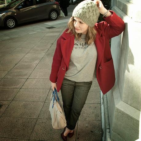 WALKING AROUND THE CITY WALKING AROUND THE CITY