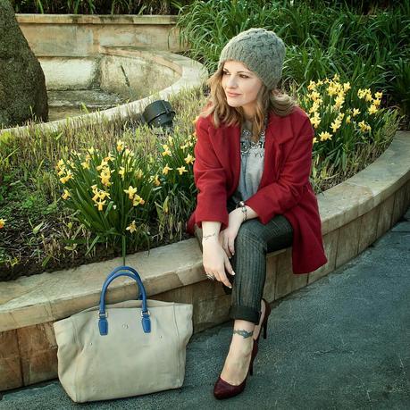 WALKING AROUND THE CITY WALKING AROUND THE CITY