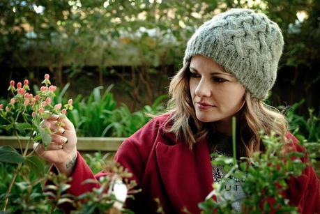 WALKING AROUND THE CITY WALKING AROUND THE CITY