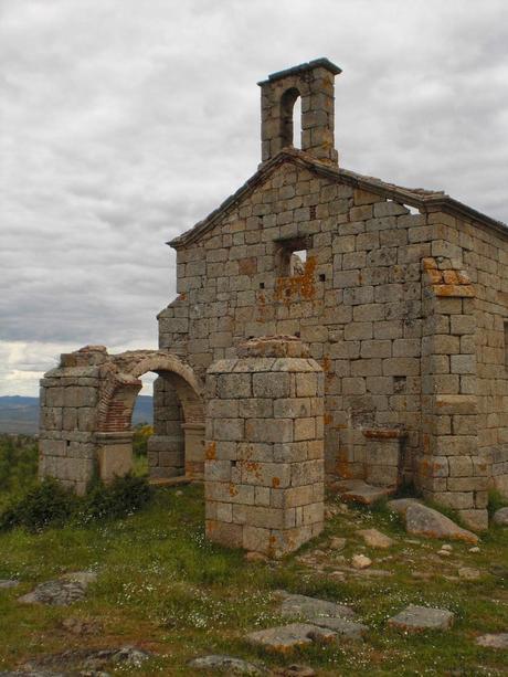 Colaboraciones de Extremadura, caminos de cultura: la Ermita de Valbón, de Valencia de Alcántara, en el Rincón de la Memoria de Canal Extremadura Radio