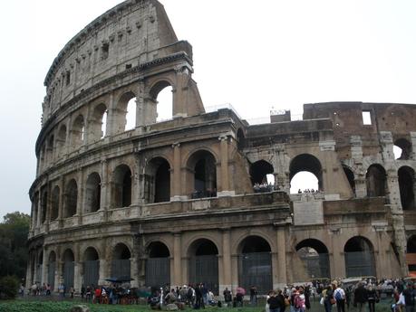 Anfiteatro del Imperio Romano, construido en el siglo I en el centro de Roma por Vespasiano.