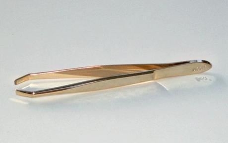 PRODUCTOS Y ACCESORIOS BÁSICOS PARA EL MAQUILLAJE PRODUCTOS Y ACCESORIOS BÁSICOS PARA EL MAQUILLAJE