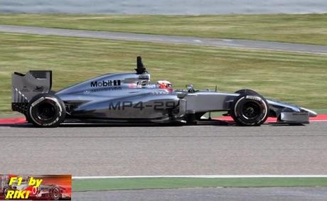 TEST DE PRETEMPORADA 2014 - DIA 2 EN BAHREIN - MAGNUSSEN LIDERA A 2.58 SG DE LA POLE DEL 2013 CON SUPER BLANDOS