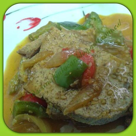 Filetes de tofu con semillas de chia acompañado de verduras