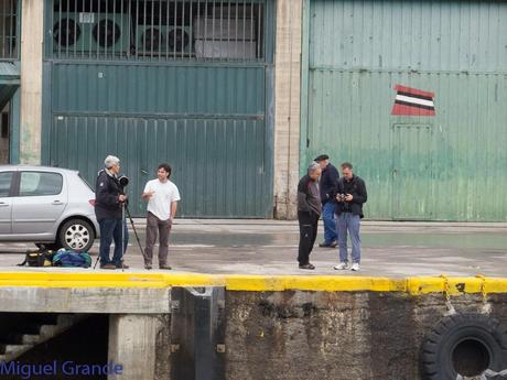 DESDE SANTURTZI A......ONDARROA VOY OBSERVANDO GAVIOTAS.