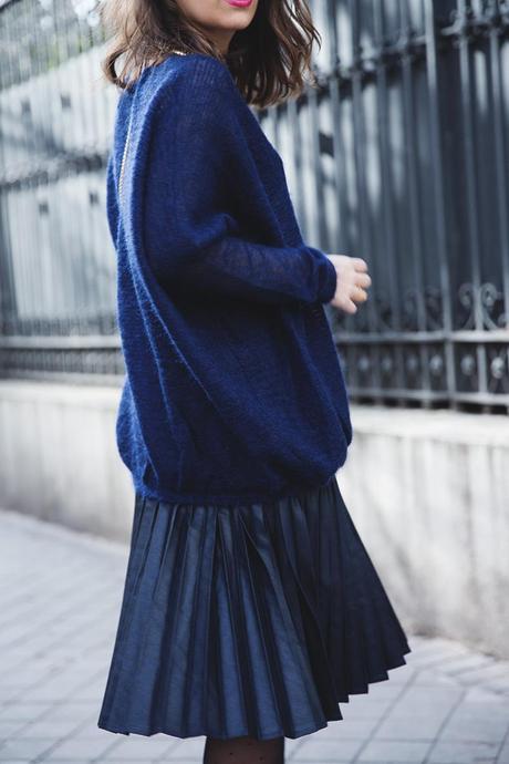 Midi_Skirt-Blue_Black_Mix-Titamad-Street_Style-outfit-27