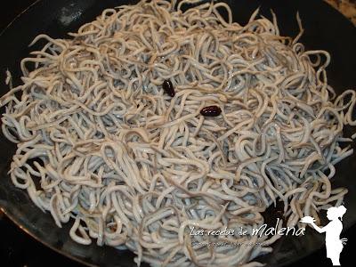 Tosta de gulas y jamón