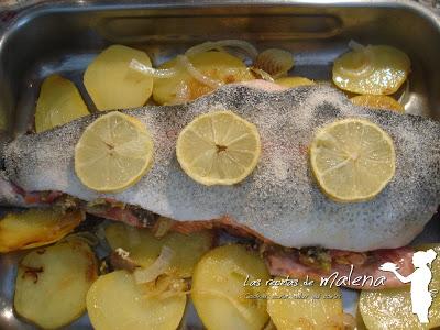 Salmón relleno al horno