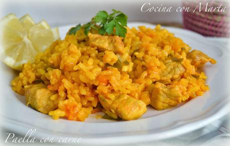 Paella o arroz con carne. Fácil, rápido y casero. Plato típico España.