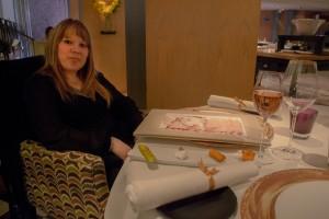 anita-en-mesa-santceloni